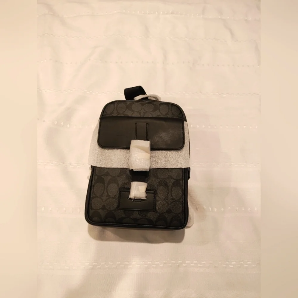 Coach Track Pack in Signature Canvas - Picture 6 of 6